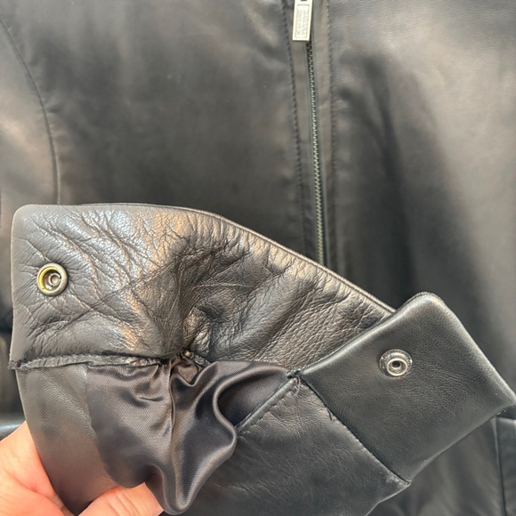 Banana Republic Black Leather Bomber Jacket - Picture 6 of 10